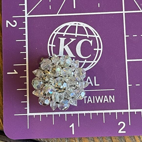 Vintage AB Bead Cluster Clip Earrings Metal hand-wired Iridescent Shiny Bright - Picture 6 of 7